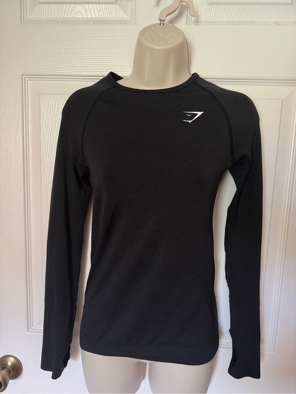 Gymshark Seamless Long Sleeve Workout Top with Logo & Thumb Holes / Small